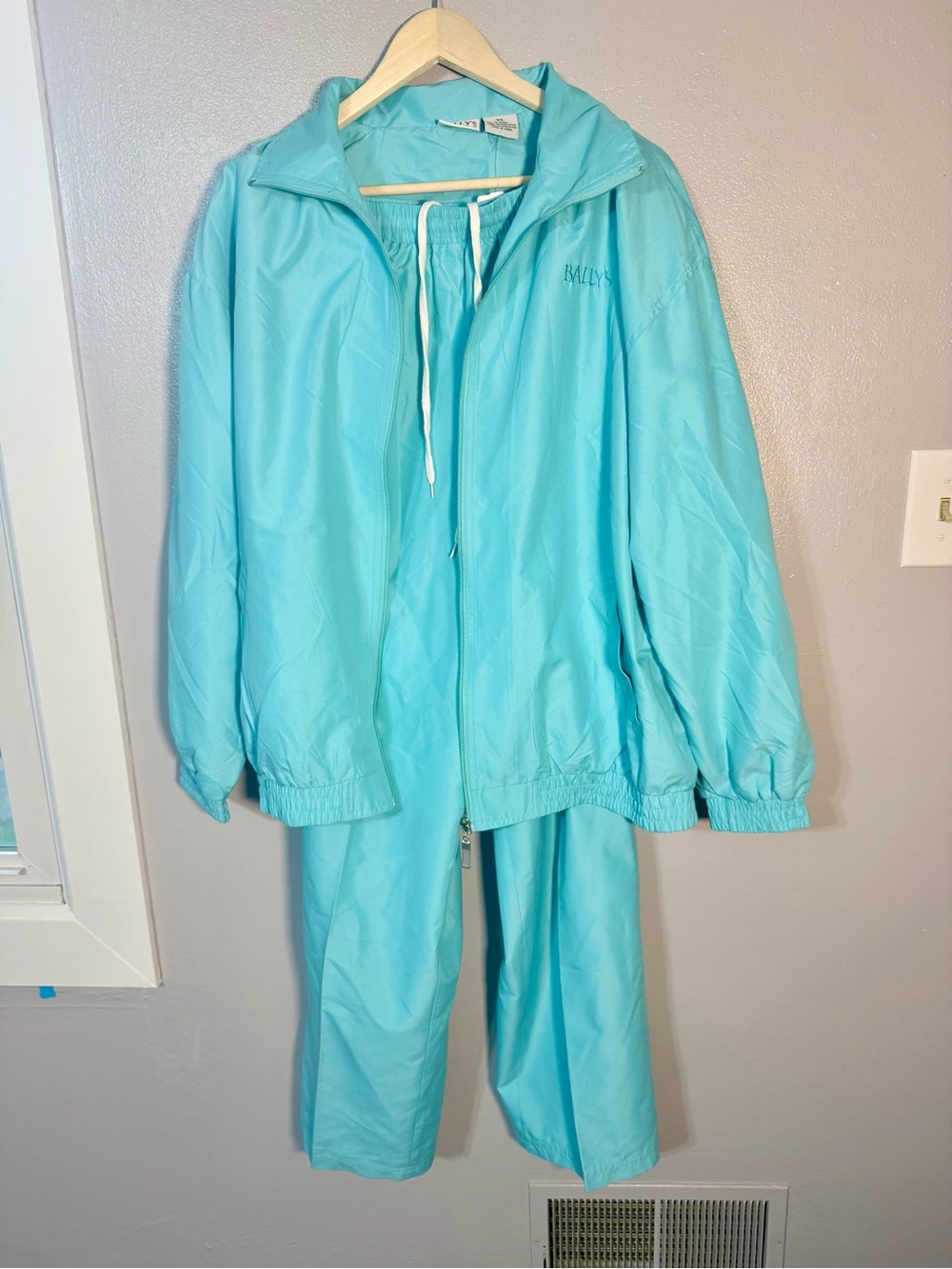 NWT Vintage Ballys Casino Light Teal Two-Piece Tracksuit Jacket & Pants